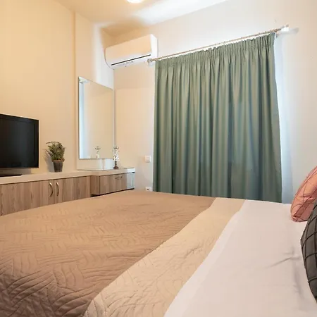 La Catalina - Heated Pool Villa Langadhakia