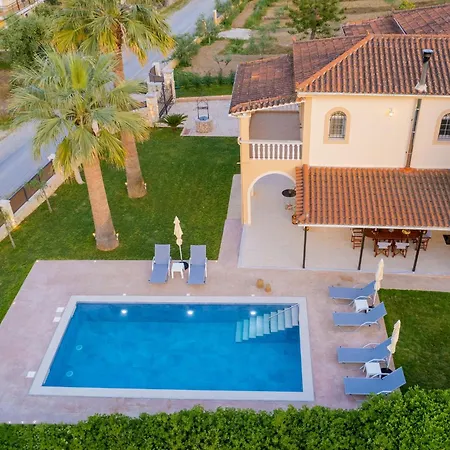 Villa La Catalina - Heated Pool