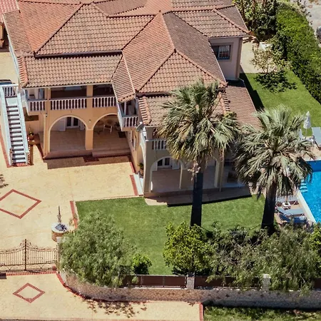 La Catalina - Heated Pool Villa